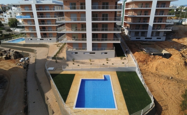 A vendre appartement avec une chambre dans le développement PREMIUM RESIDENCE à 550 mètres de la plage Praia da Rocha